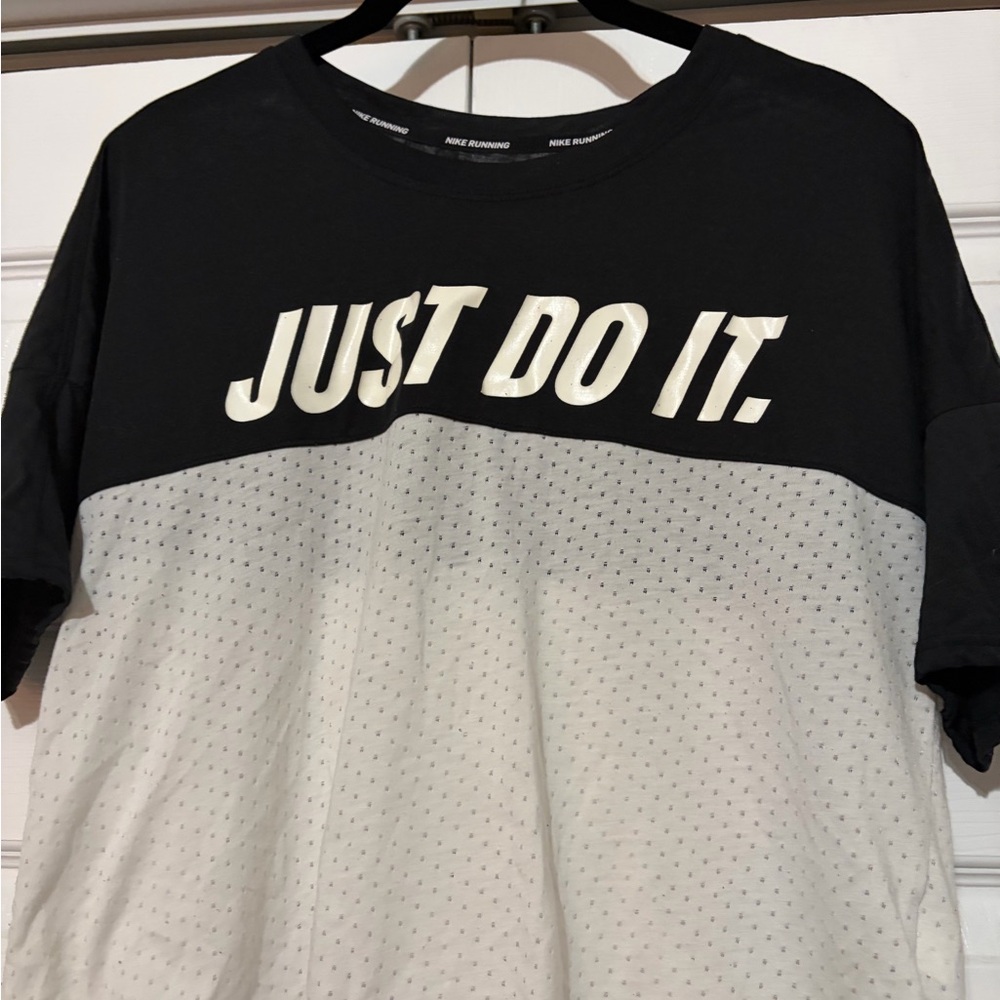 Nike Black Dri-FIT Running Shirt - Picture 3 of 5